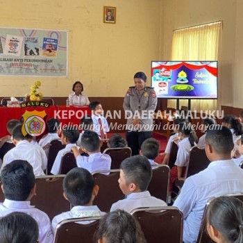 Cegah Bullying dan Kekerasan Seksual Terhadap Anak, Polwan Polda Maluku Kunjungi SD Xaverius