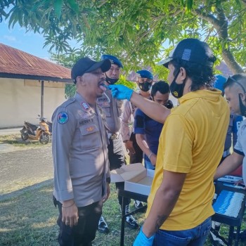 Polres Kepulauan Tanimbar Gelar Pemeriksaan Air liur Personil antisipasi Penyalahgunaan Narkoba