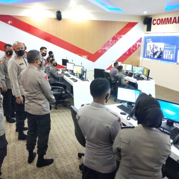 Kapolda Cek Peralatan Command Center