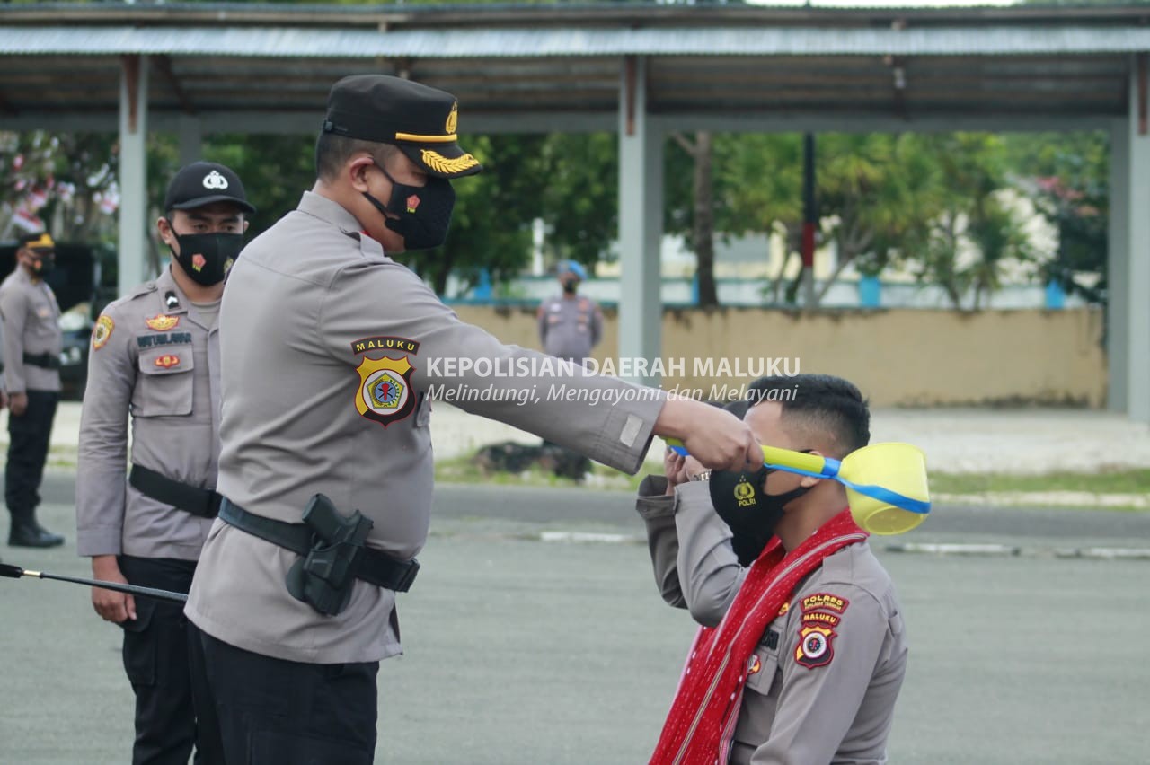 Pimpin Upacara Tradisi Penyambutan Paja dan Baja, Kapolres Kepulauan Tanimbar Imbau jadi anggota Pol