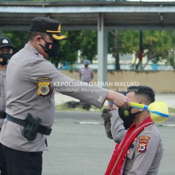 Pimpin Upacara Tradisi Penyambutan Paja dan Baja, Kapolres Kepulauan Tanimbar Imbau jadi anggota Pol