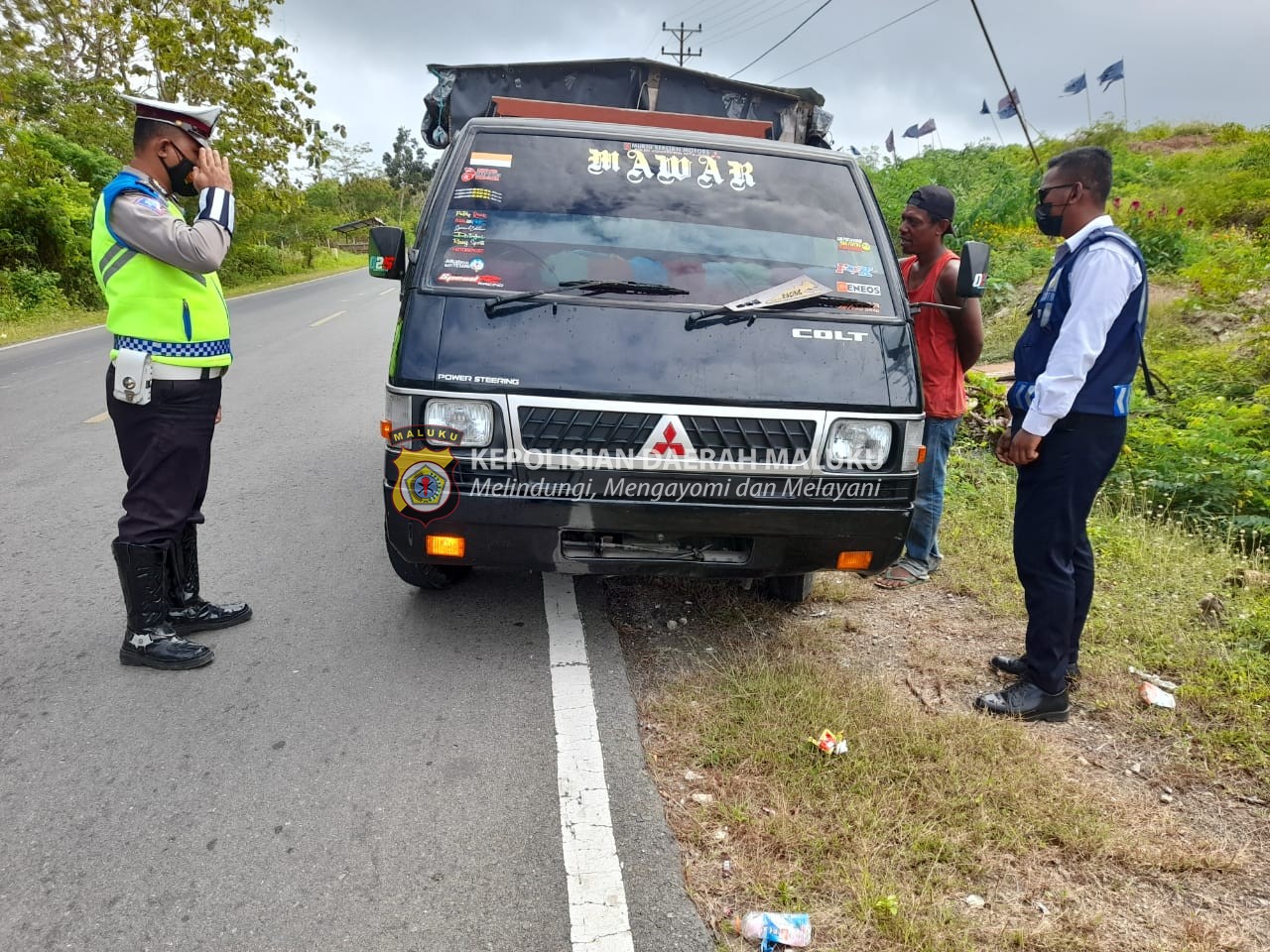 Sat Lantas Polres Kep. Tanimbar bersinergi dengan Dishub Giat Operasi Penertiban angkutan umum