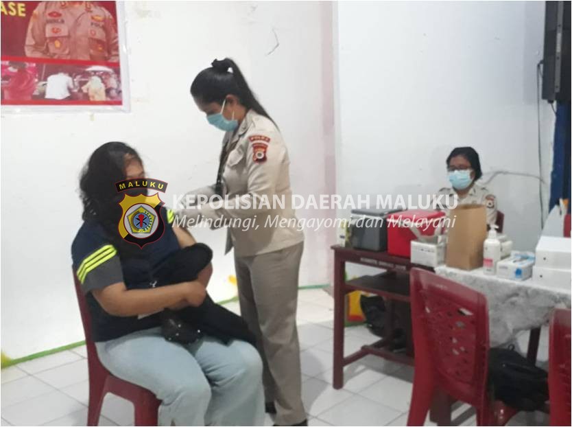 418 Orang Divaksinasi di SMK Negeri 2 Ambon dan GVP Polda Maluku
