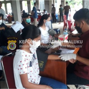 Polda Maluku Kembali Vaksinasi 523 Warga Ambon