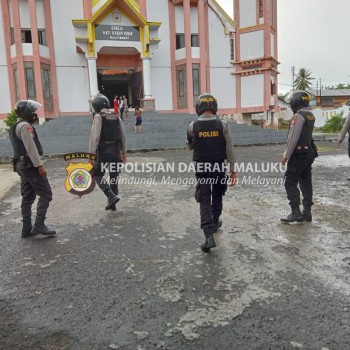 Berikan rasa aman, Sat Samapta Polres Tanimbar Giat Patroli di Gereja Umat Kristen saat Jam Ibadah