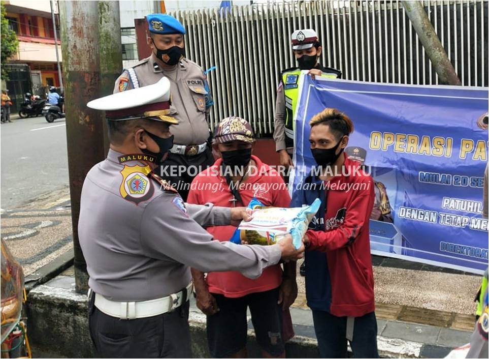 Pembagian Masker dan Bansos Warnai Operasi Patuh Siwalima