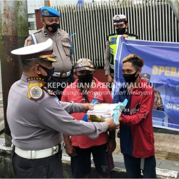 Pembagian Masker dan Bansos Warnai Operasi Patuh Siwalima