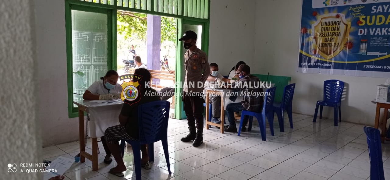 Polsek Fordata Polres Tanimbar amankan kelancaran Vaksinasi kepada masyarakat