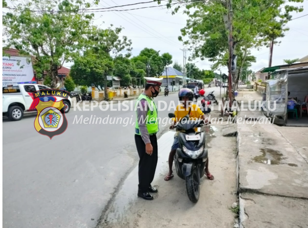 Satuan Lalu Lintas Polres Kepulauan Aru Tertibkan Pngendara Wajib Helm Dan Makser