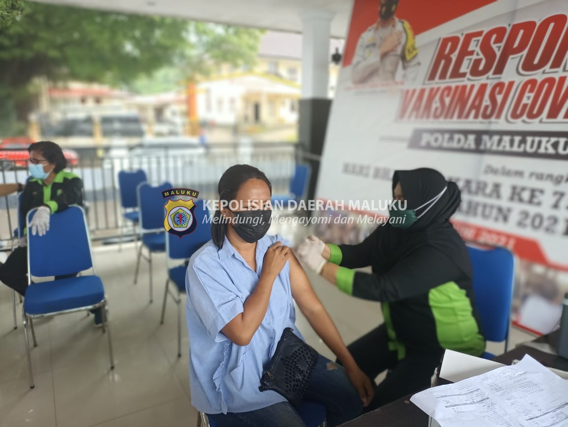 147 Warga Kembali Mendatangi Gerai Vaksinasi Presisi Polda Maluku