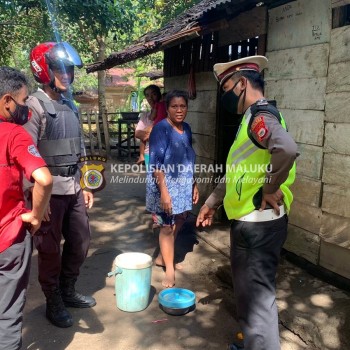 Operasi Pekat Polres Buru Amankan Puluhan Botol Miras Ilegal