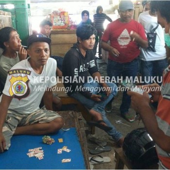 Main Judi di Pasar Arumbai Mardika, Enam Warga Diamankan Polda Maluku