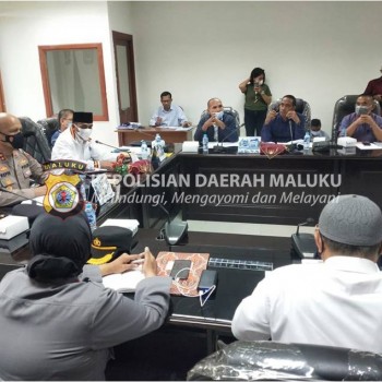 Tegas, Kapolda Maluku Minta Palang Jalan di Tamilouw Dibuka