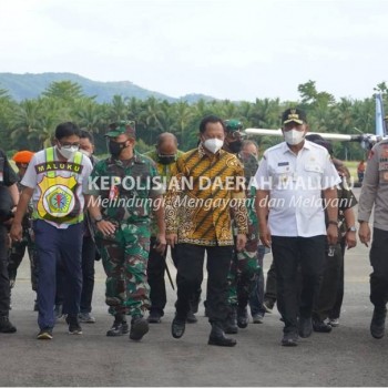 Mendagri Tiba di Ambon, Ikut Dijemput Wakapolda Maluku