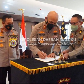 Penandatanganan Memori Sertijab, Ini Arahan Kapolda Maluku Baru