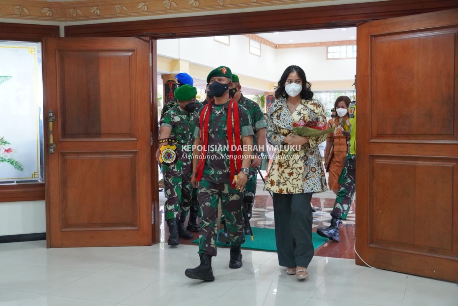 Kapolda Maluku Menjemput Kedatangan Pangdam XVI/Pattimura yang Baru