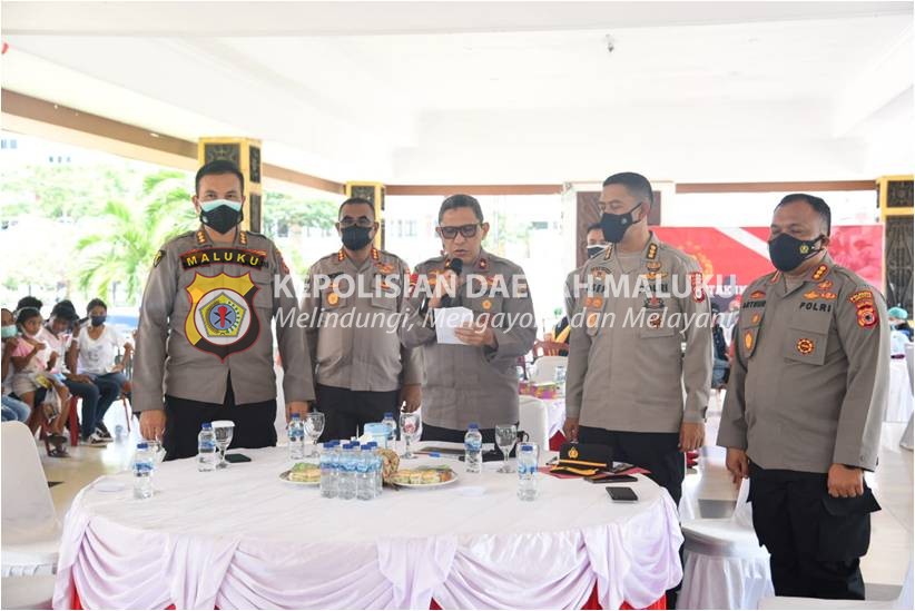 Kapolri Pantau Vaksinasi Massal, Diikuti Wakapolda Maluku dari Lapangan Merdeka