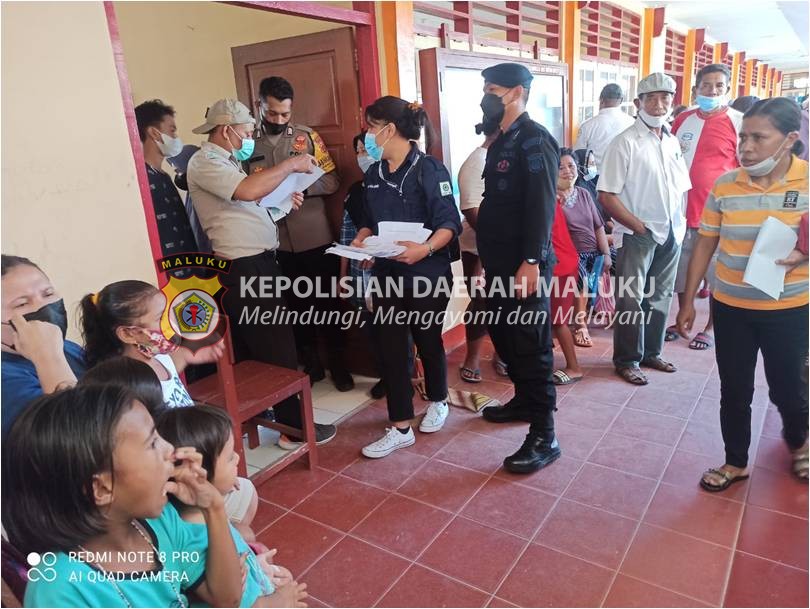 Dukung Pencapaian Vaksin, Brimob Turun Tangan Bantu Tenaga Kesehatan