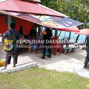 Brimob Maluku Melaksanakan Patroli Harkamtibmas Di Tempat Wisata Kuako