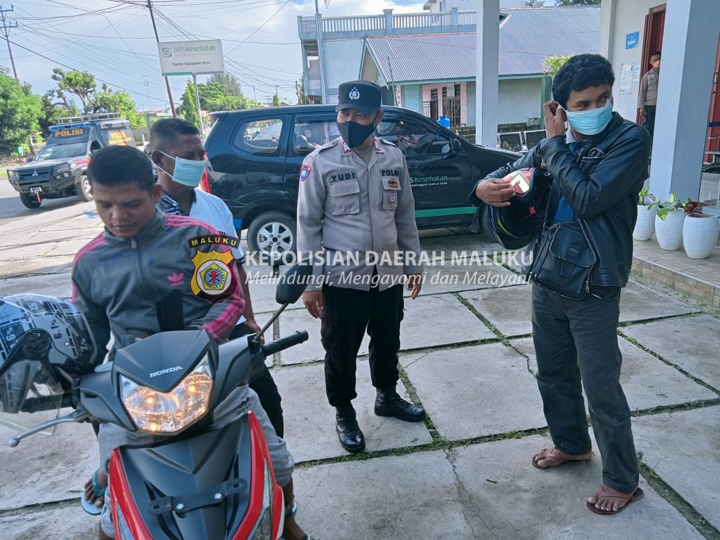 Sat Binmas Polres Buru Berikan Himbauan Pelaksanaan Vaksin Kepada Masyarakat