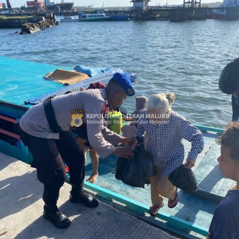 Dit Polairud Polda Maluku Giat Layanan Prima bagi Pengguna Jasa Transport Laut