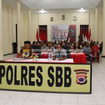 Polres Seram Bagian Barat Laksanakan Nonton Bareng Pagelaran Wayang Kulit