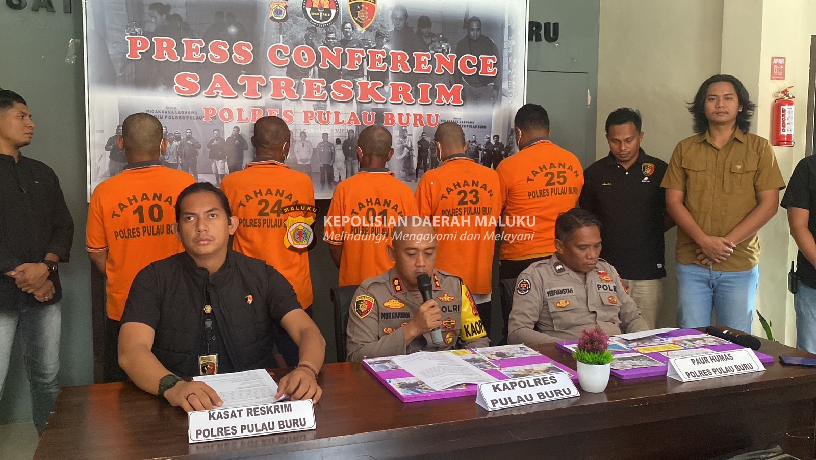 Polres Buru Tetapkan Lima Tersangka Kasus Jatuhnya Kontainer B3 di Pelabuhan Namlea