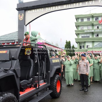 Lepas Mantan Pangdam Pattimura dengan Rantis Brimob, Kapolda: Wujud Sinergitas dan Soliditas TNI - Polri di Maluku