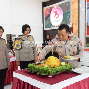 Polda Maluku Gelar Syukuran HUT ke-75 Polwan RI