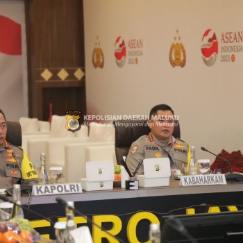 Kapolri Pantau Command Center Pengamanan KTT Asean