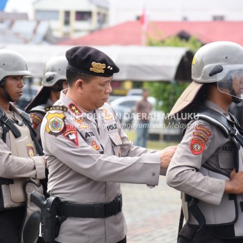 Kapolda Maluku Pimpin Langsung Simulasi Pengendalian Massa