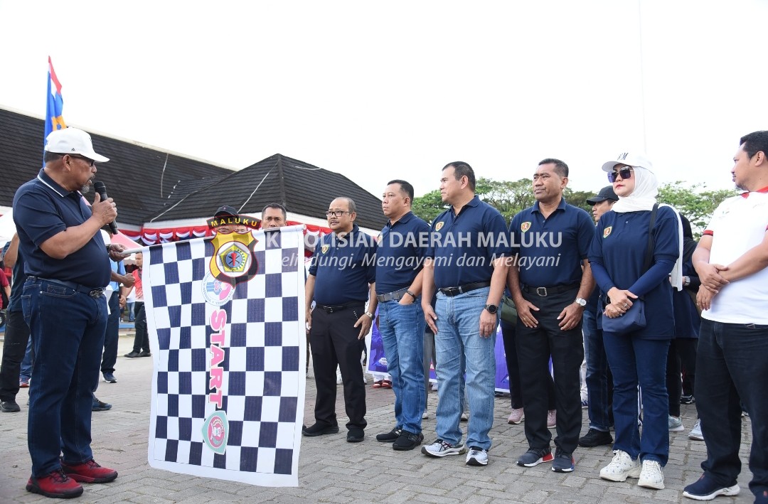 Peringati Haornas : Kapolda Ikut Jalan Santai Bersama Forkopimda Maluku