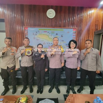 Tim Supervisi Bidhumas Polda Maluku Sambangi Polres SBT