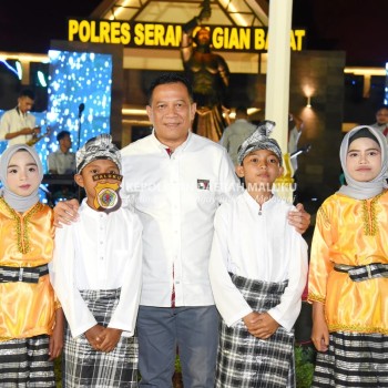 Gelar Malam Perdamaian di Depan Mako Polres SBB, Kapolda : Jaga Persatuan dan Kedamaian