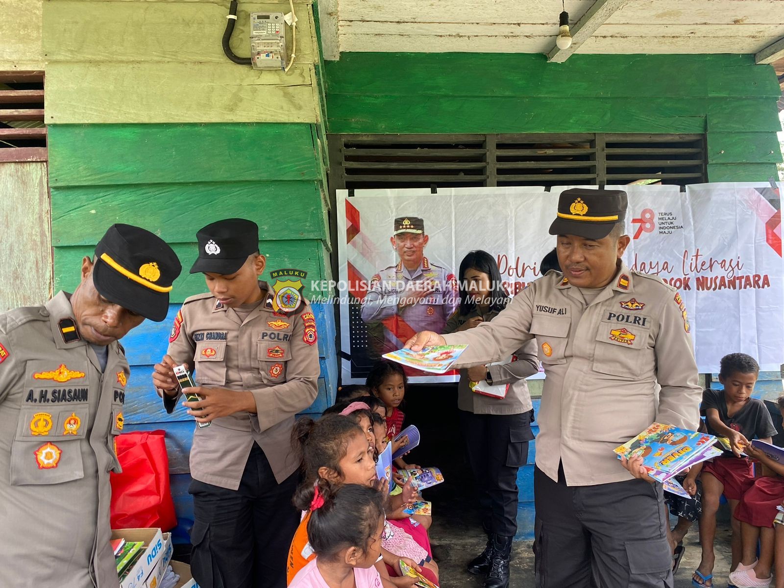 Polri Peduli Budaya Literasi Distribusi Buku Sampai Ke Pelosok Nusantara