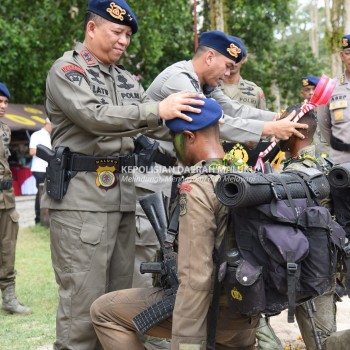 Tutup Pembinaan Tradisi Satbrimob, Kapolda Maluku : Brimob Wajib Jaga dan Lindungi Rakyat