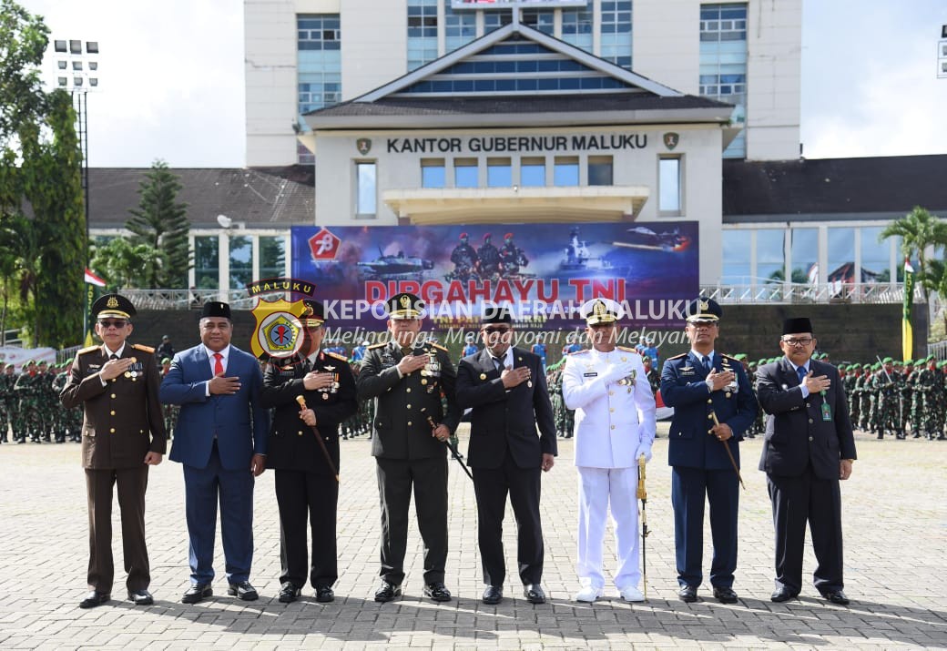 Kapolda Maluku Ikut Upacara Peringatan HUT ke-78 TNI di Ambon