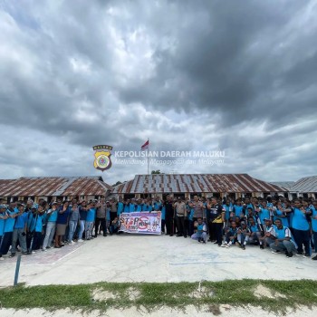 Sat Binmas Polres Kepulauan Aru Sosialiasi STOP Bullying Kepada Siswa - Siswi Di Lingkungan Sekolah  SMA Kristen Dobo.