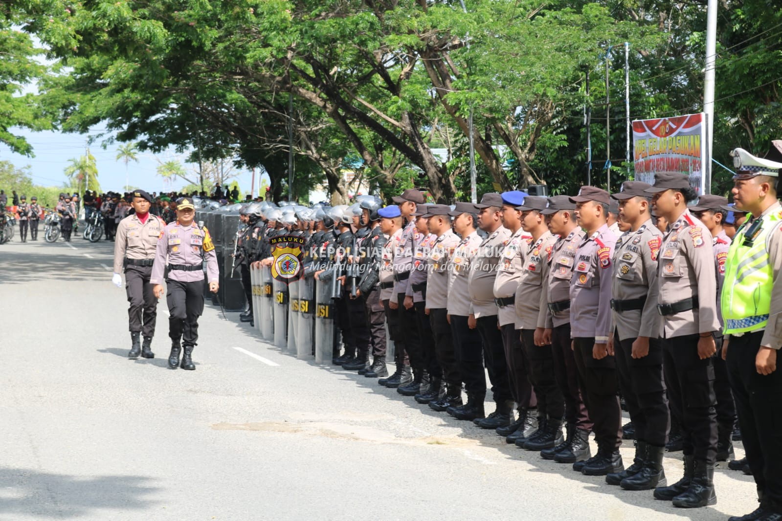 Polres Kepulauan Aru Melaksanakan Apel Gelar Pasukan Operasi mantap Brata Salawaku 2023 - 2024.