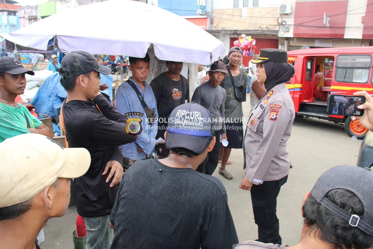 Tim Preemtif OMB Salawaku Polda Maluku Kunjungi Pasar Mardika