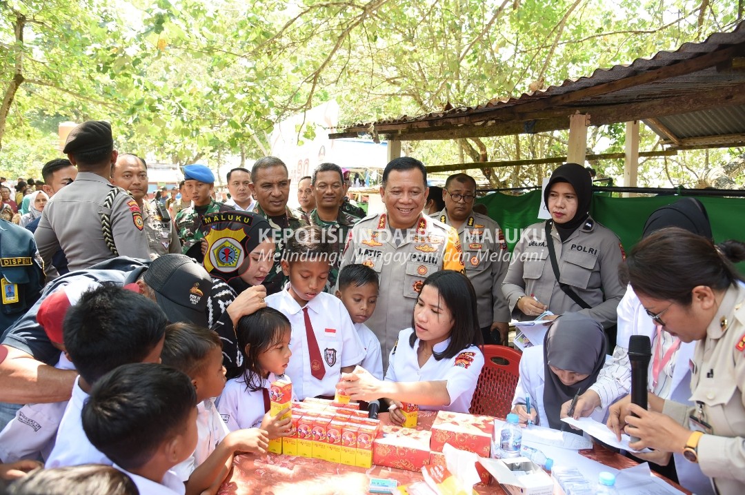 Ribuan Warga Padati Kegiatan Pengobatan Massal yang Digelar AKABRI 90 di Allang