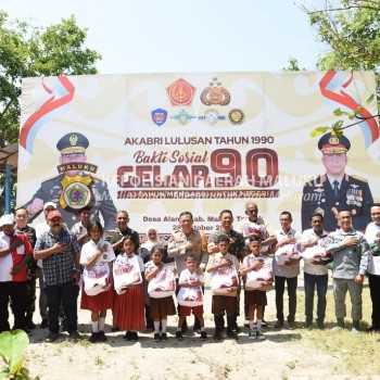 AKABRI 90 Gelar Pengobatan Gratis dan Bagikan Ribuan Paket Sembako, Kapolda: Wujud Kehadiran Negara untuk Masyarakat