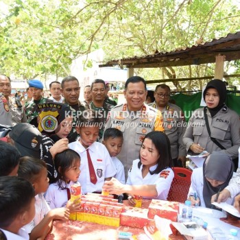 Ribuan Warga Padati Kegiatan Pengobatan Massal yang Digelar AKABRI 90 di Allang