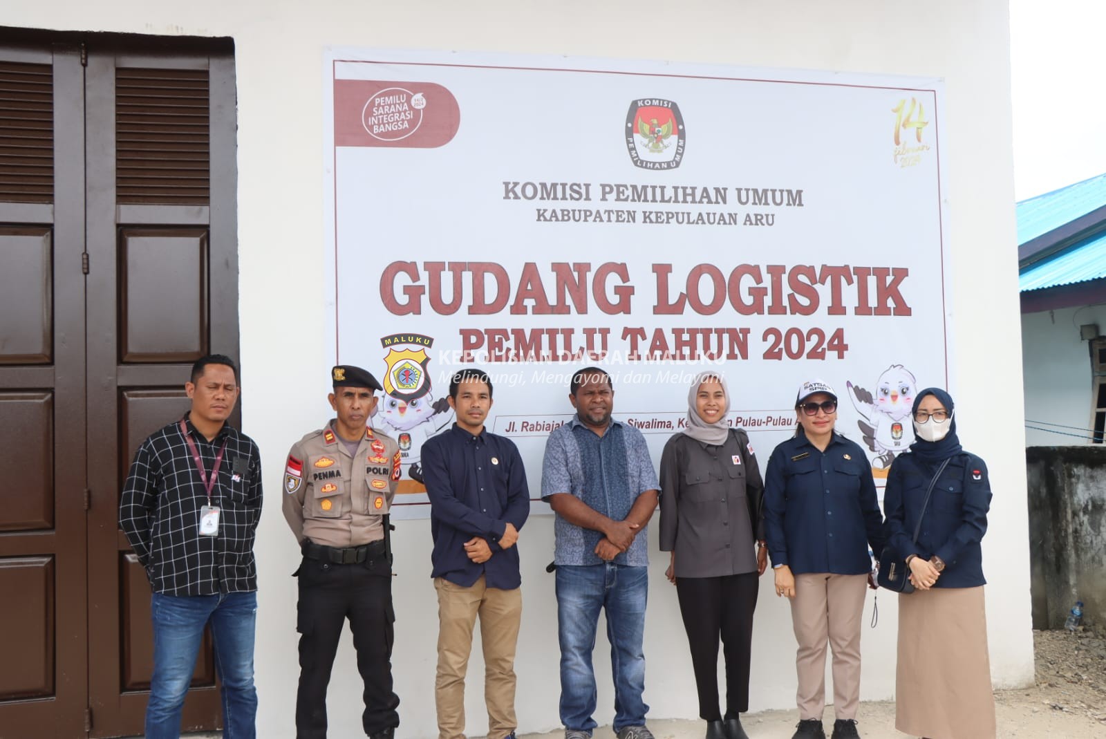 Polres Kepulauan Aru Lakukan Pengamanan kedatangan Logistik Pemilu.