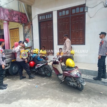 Laksanakan patroli satgas OMB Polres Kepulauan Aru sampaikan himbauan kamtibmas pada masyarakat.