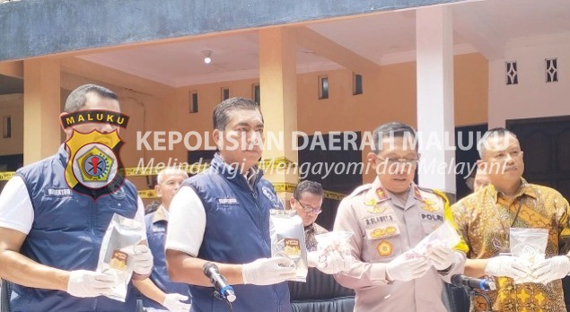 Bareskrim Polri Bongkar Rumah Produksi Narkotika di Bantul, Amankan 426 Bungkus Keripik Pisang, 2.022 botol Happy Water, dan 10 Kg Bahan Baku Narkoba