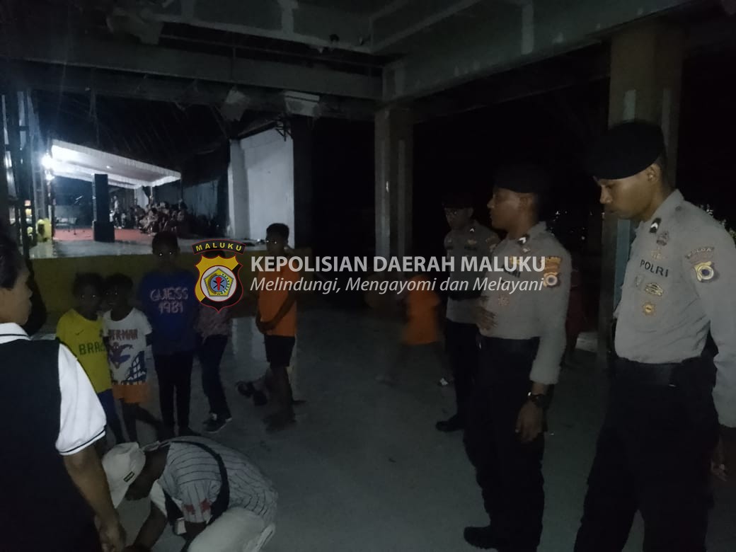 Sat Samapta Polres Kepulauan Aru Laksanakan Patroli Dialogis Guna Memberikan Himbauan Kamtibmas Pada Masyarakat.