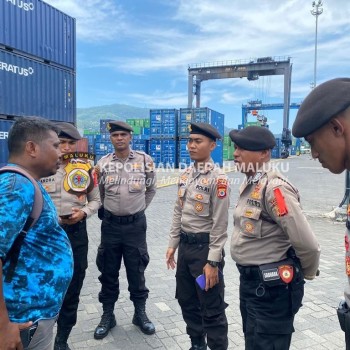 Satgas OMB Polda Maluku Patroli Kamtibmas di Ambon