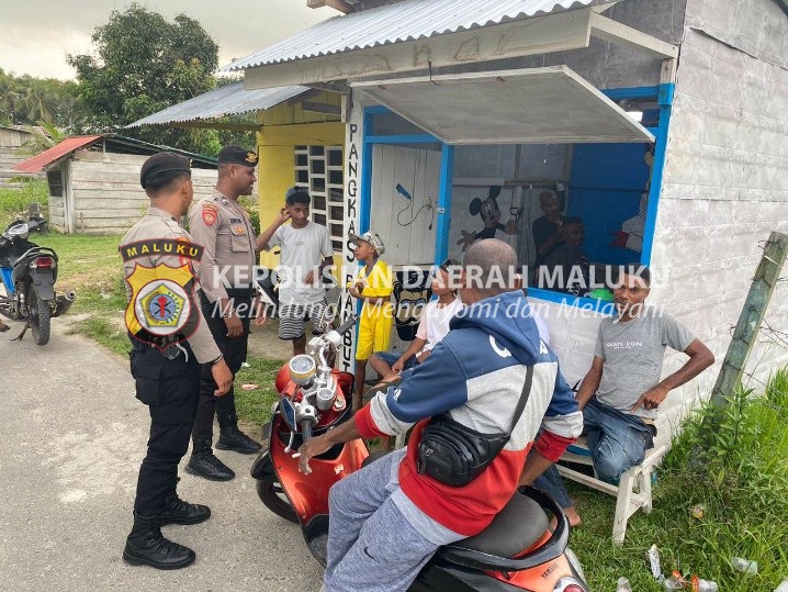 Satuan Samapta Polres Kepulauan Aru Laksanakan Patroli Sampaikan Himbauan Kamtibmas.