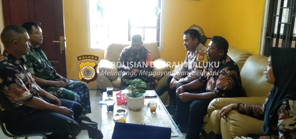 Bhabinkamtibmas Desa Grandeng Lakukan Ngopi Kamtibmas Desa Warga Desa Binaan